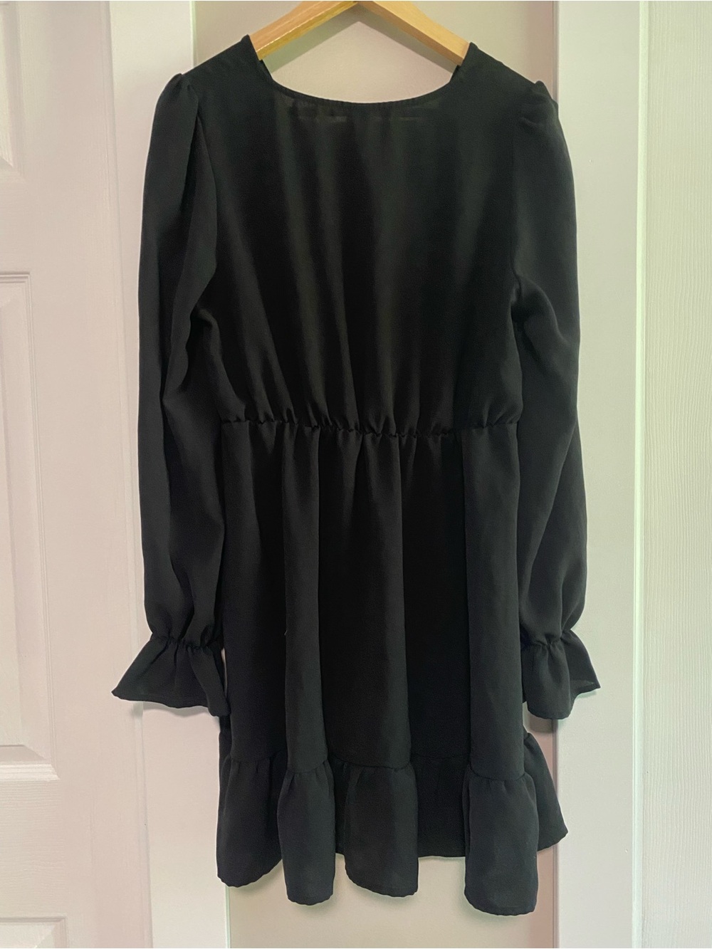 Black Long-Sleeve V-Neck Ruffle Hem Dress - Picture 3 of 3